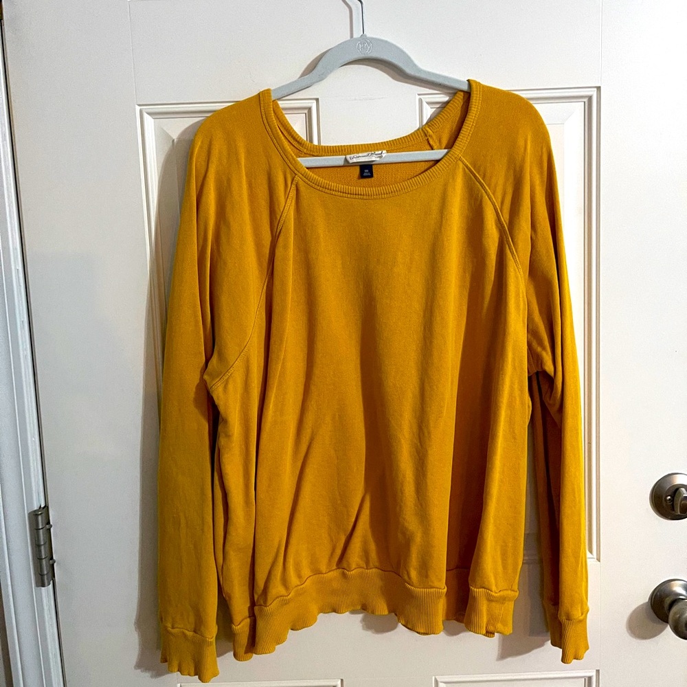 Universal Threads Long Sleeve Crew Neck Sweatshirt